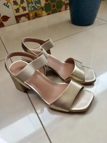 Sandália Usaflex Dourada 37