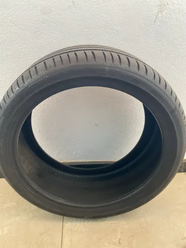 Pneu Pirelli 225/40R18