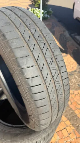 Pneu 185/65/15 Continental