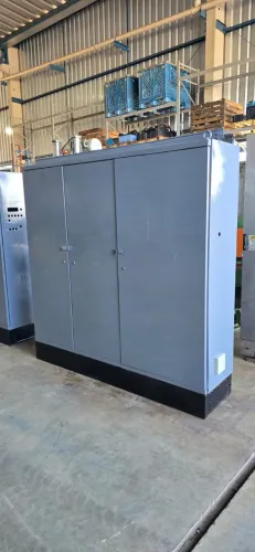 Painel Elétrico com 3 portas - 2000x2000x480