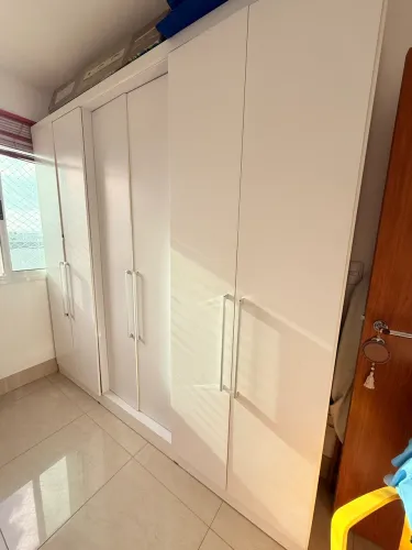 VENDO guarda roupa 6 portas 