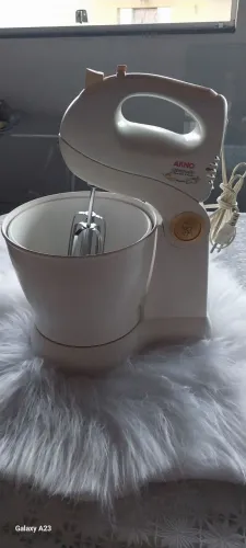 Batedeira Ciranda Classic Duo Arno com 3 velocidades duas tijelas tijelas dois batedores 