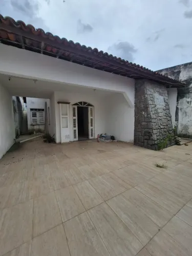 Parangba, Casa plana com 05 quartos, 04 banheiros, 03 vagas