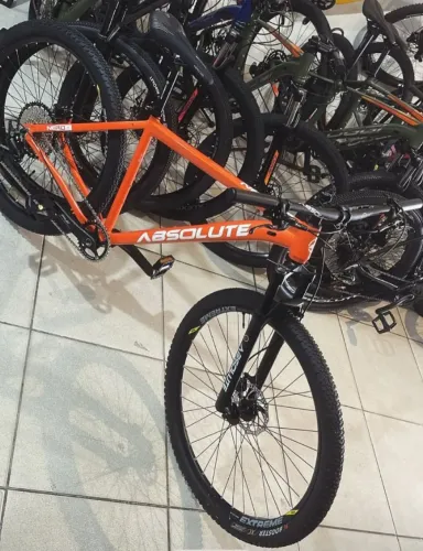 Bicicleta nova de fábrica, nunca usada, com atualização e nota fiscal.
