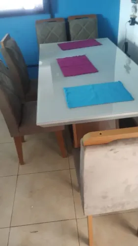 Mesa com 6 cadeiras