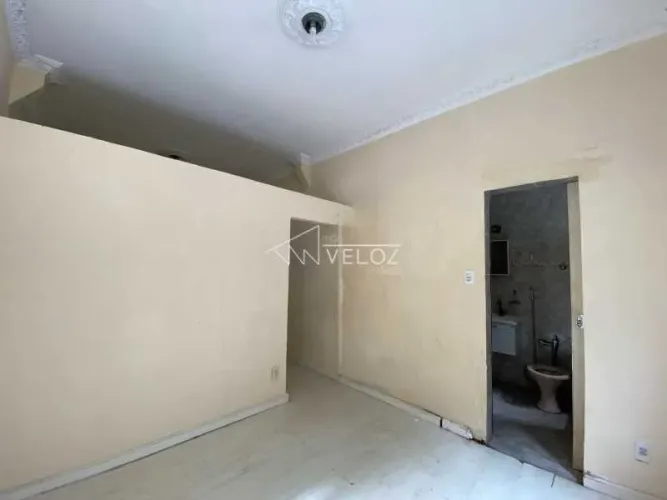 Kitnet/Conjugado : / Residencial / Catete