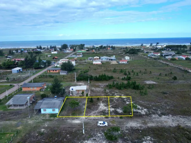 Três Terrenos Praia Valverde 300m² Cada Terreno