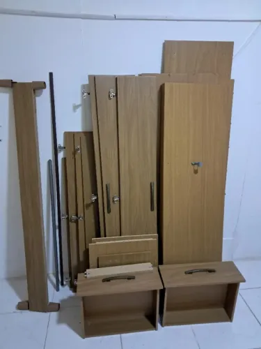 Guarda-roupas desarmado 