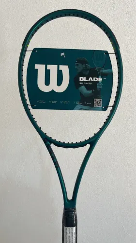 Raquete de tênis Wilson blade v9