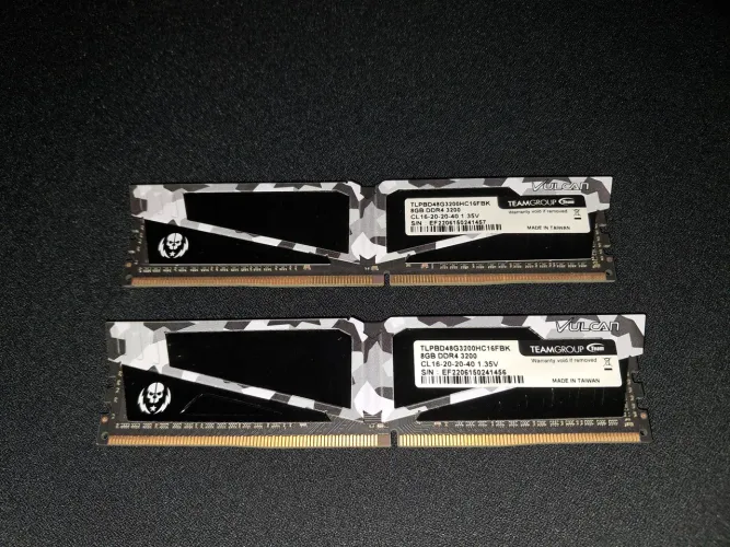 Memória RAM DDR4 16GB (2x8GB) 3200MHz Team Group Vulcan
