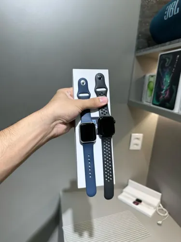 Applewatch Se 2 geração silver é black
