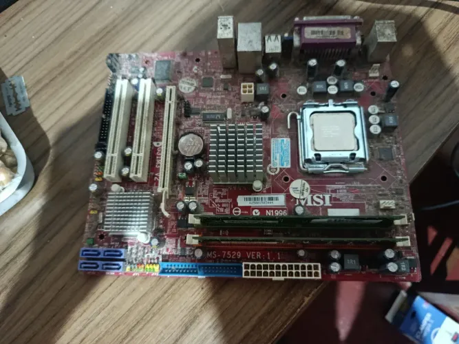 Placa Mãe MSI G31M3 V2 + Pentium E2200 + 2GB DDR2 - Não Testado