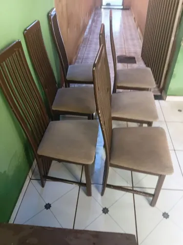 JOGO DE MESA E CADEIRAS