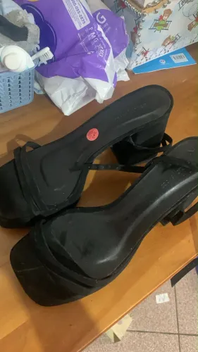 SALTO RIACHUELO 37/38 R$35,00. Usado uma vez .