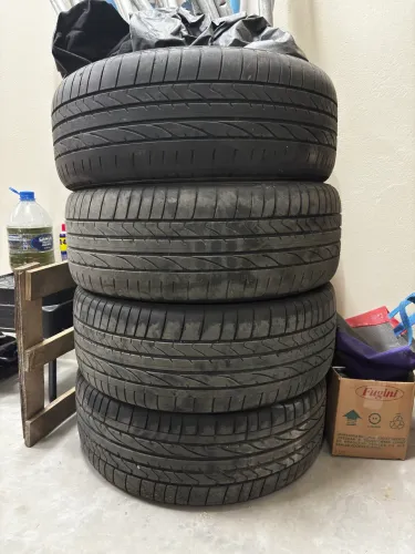 Pneus Bridgestone 255/50r20