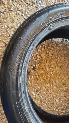 Pneu aro 17  215 50 17