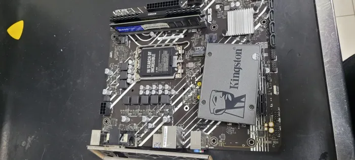 KIT: PLACA MÃE  + MEMÓRIAS  RAM + SSD