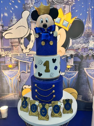 Bolo fake Mickey realeza 