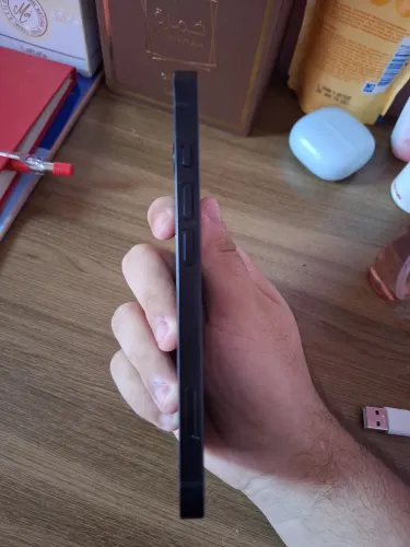 VENDE-SE IPhone 16E IMPECÁVEL 