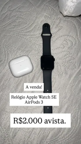 Relógio e fone