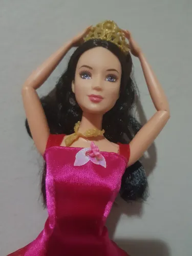 Boneca Barbie Princesa Blair do filme "Barbie e as 12 Princesas Bailarinas" de 2006 