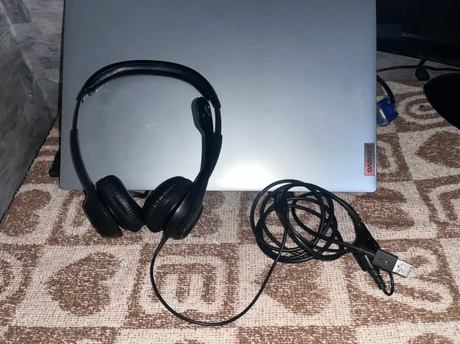 Headset Logitech H390 original, em excelente estado e pouquíssimo uso.