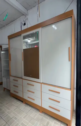 Guarda Roupas Casal Com Espelho (Produto Novo)