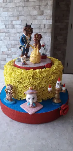 BOLO FAKE A BELA E A FERA