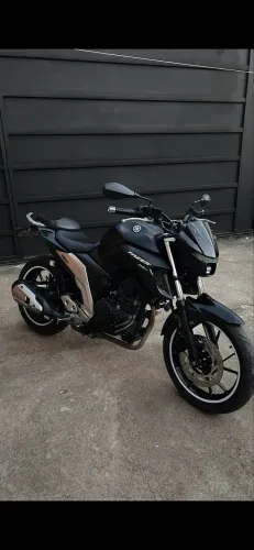 Vendo Fz25 bem conservada