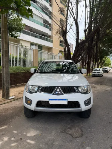 Mitsubishi L200 Triton GLS 3.2 CD TB Int.diesel MEC 2013