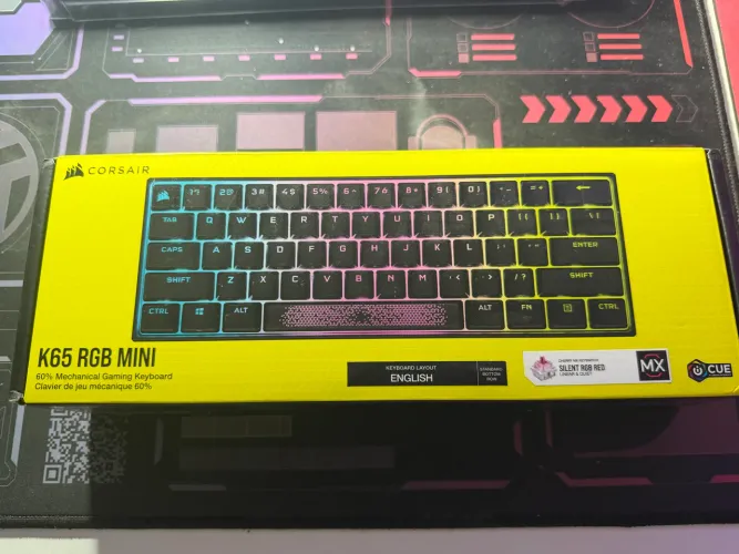 Corsair - K65 RGB Mini - Teclado Mecânico Gamer