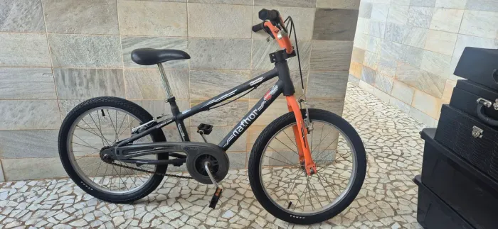 Bicicleta apollo nathor aro 20 infantil