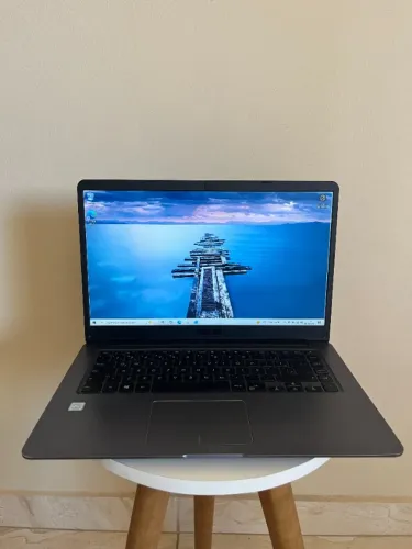 ASUS VivoBook i5 7ª Geração | 8GB RAM | SSD 240GB - LEIA