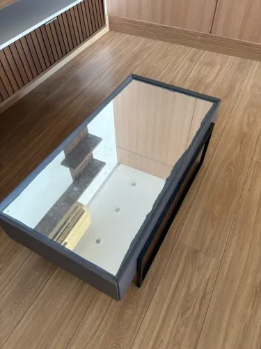 Mesa de Centro Retangular com Tampo de Vidro
