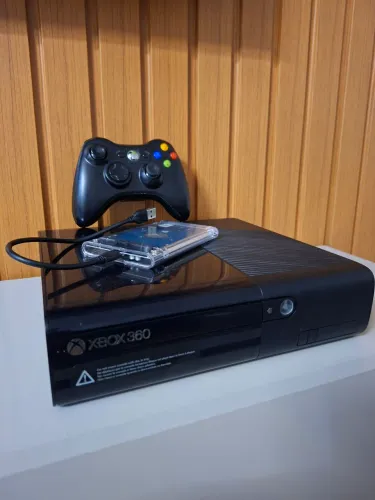 ? Xbox 360 Super Slim - 320GB - Sistema Aurora 47 jogos LEIA OBSERVAÇÃO (SEM LEITOR)
