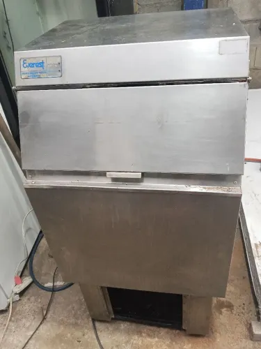Máquina de gelo 100kl dia 