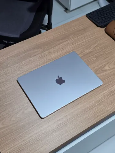 MacBook AIR M4