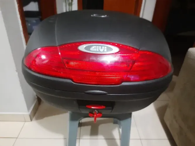 Baú GIVI 45L com BRINDE