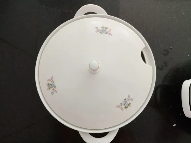 Saladeira porcelana antiga retrô 
