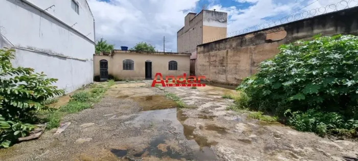 CASA EM LOTE INDIVIDUAL | EXCELENTE POTENCIAL PARA CONSTRUÇÃO