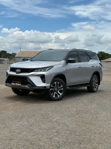 Toyota Hilux SW4 Diamond 2.8 TB 4X4 Die. Aut. 2025