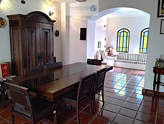 Casa Alto Padrão, estilo colonial, com 3 dormitórios, sendo 2 suítes churrasqueira, quinta