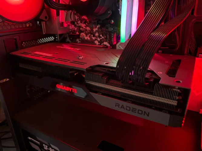 Placa de vídeo RX 7700 XT 12 GB
