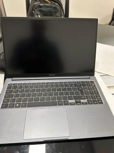 Carcaça e tela de notebook NP750XGJ