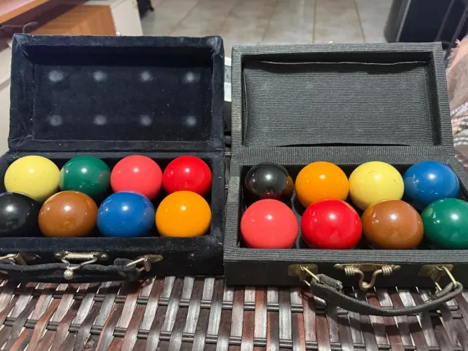 2 jogos de bolas de Bilhar Sinuca Belga vem com 8 cada