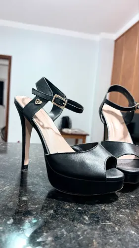 Salto alto Carmen Steffens