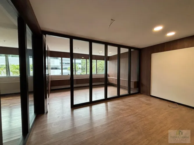Sala comercial no Saco Grande