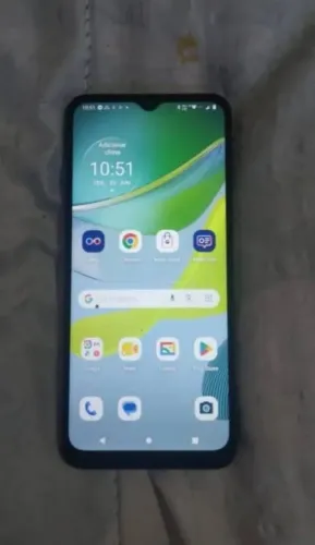 Vendo moto e13 64 gigas em perfeito estado 