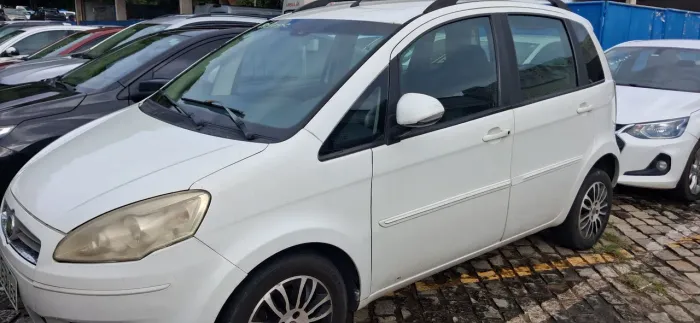 Fiat Idea Attractive 1.4 Fire Flex 8V 5P 2013