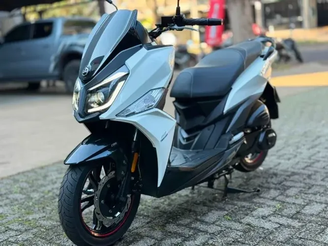 Scooter Dafra Cruisym 150